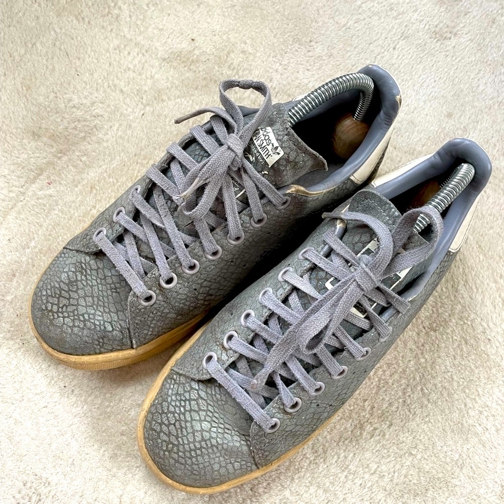 Iconic Adidas Stan Smiths in grey (patterned) leather womens size 7